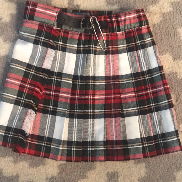 Glenn Apian kilt red/black girl EUC. Bin A7 - Picture 3 of 9